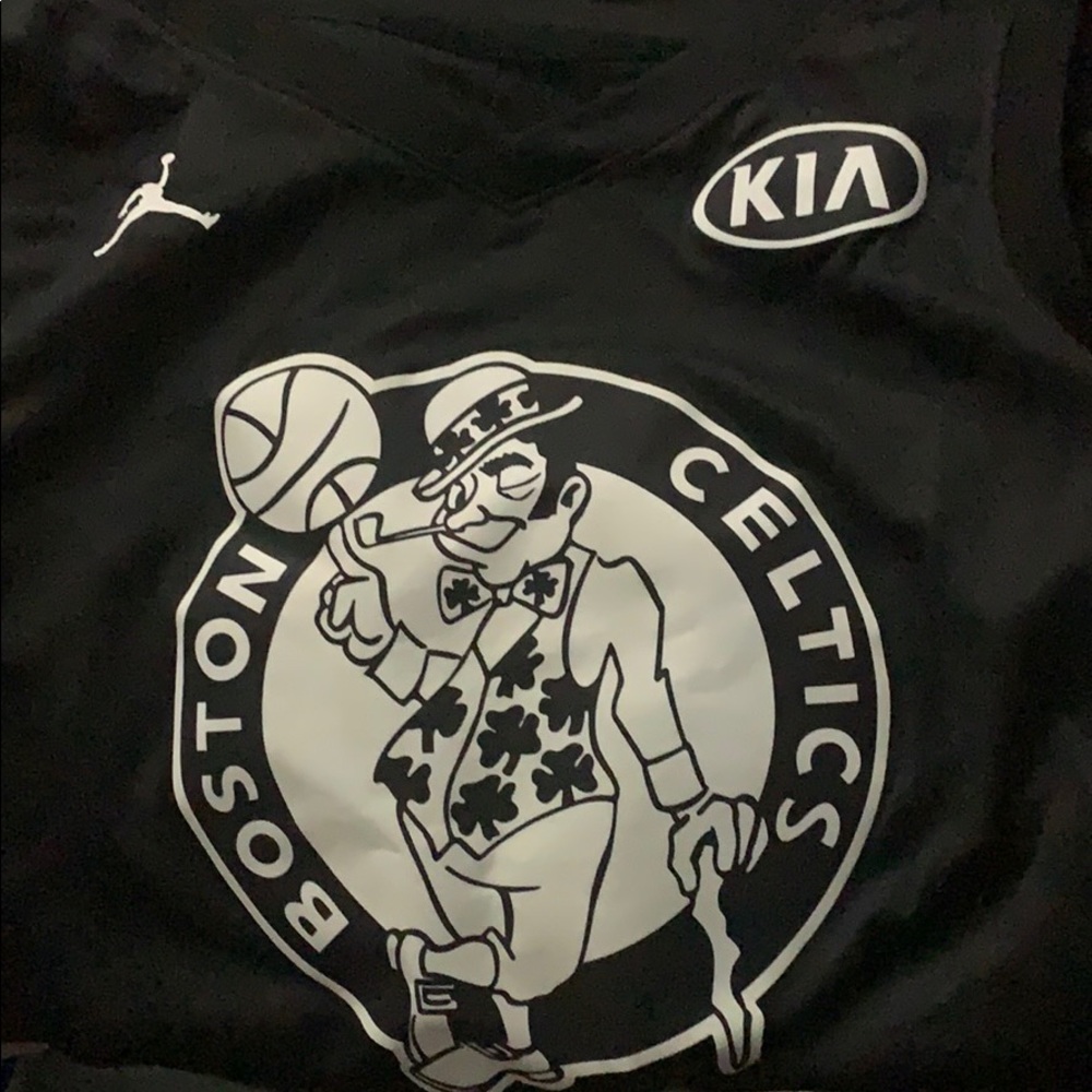 Boston Celtics Jersey - Picture 1 of 4